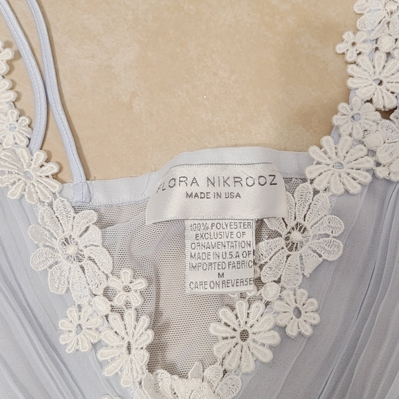 vintage nightie - Picture 2 of 7